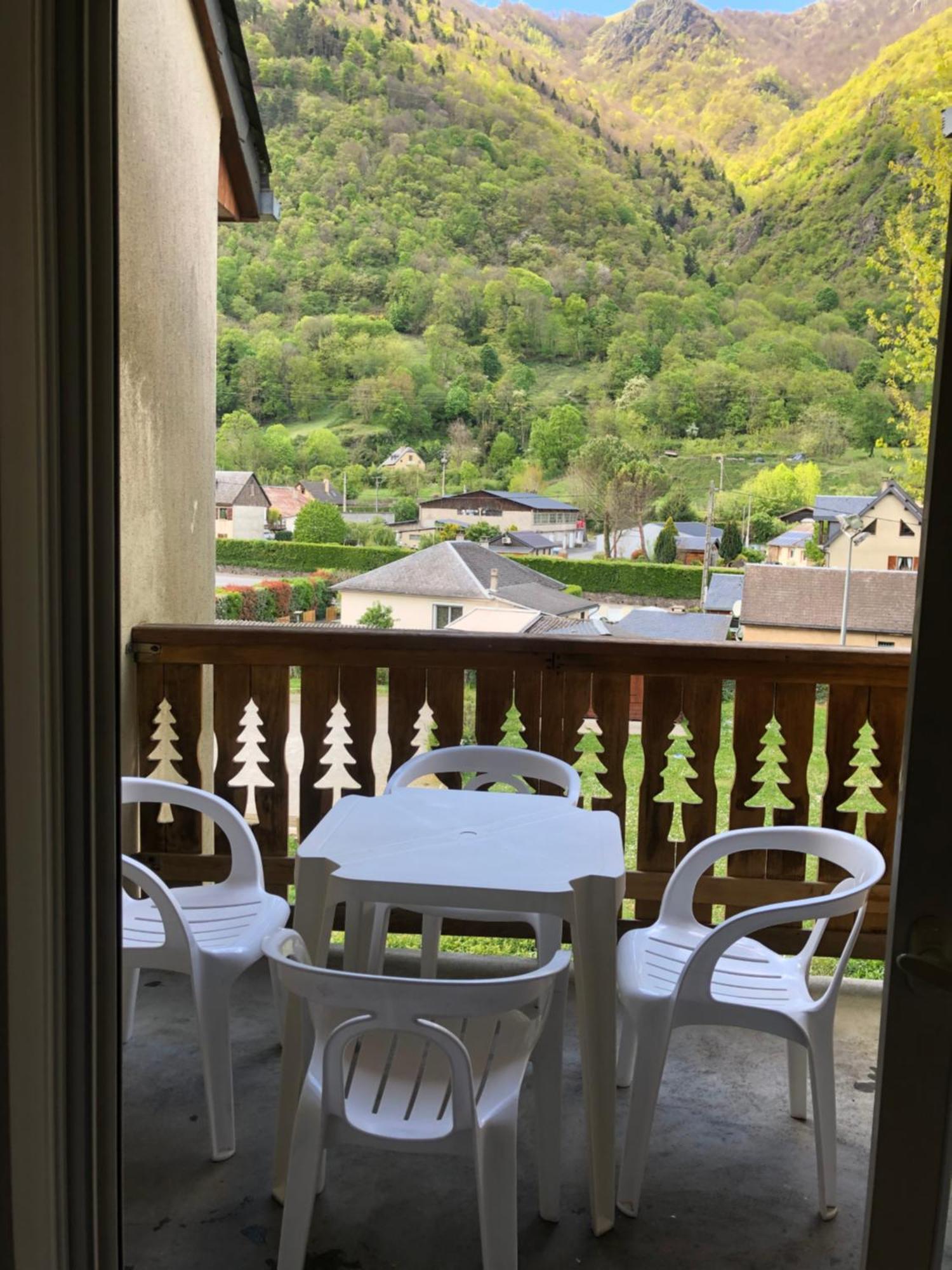 Appart T 3 Bagneres-De-Luchon Vue Montagne - Piscine Mi Juin Bagneres-de-Luchon Exterior foto