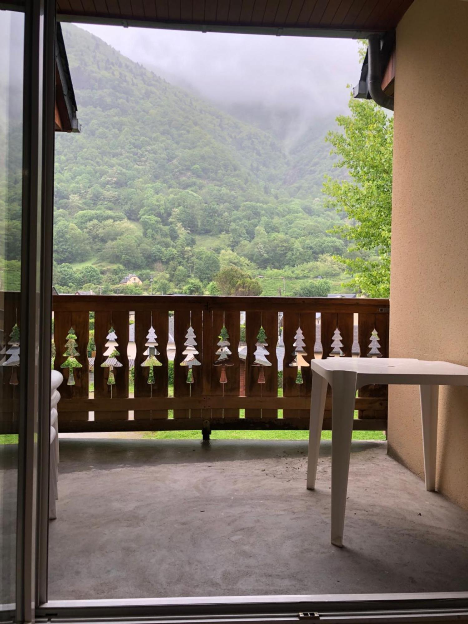 Appart T 3 Bagneres-De-Luchon Vue Montagne - Piscine Mi Juin Bagneres-de-Luchon Exterior foto